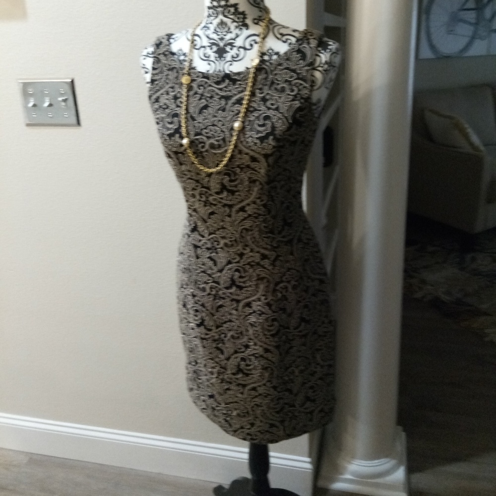 Carmen Marc Valvo Black &Tan Couture Sheath Dress